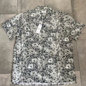 NEW NEED Camp collar short sleeve button down shirt green floral size L